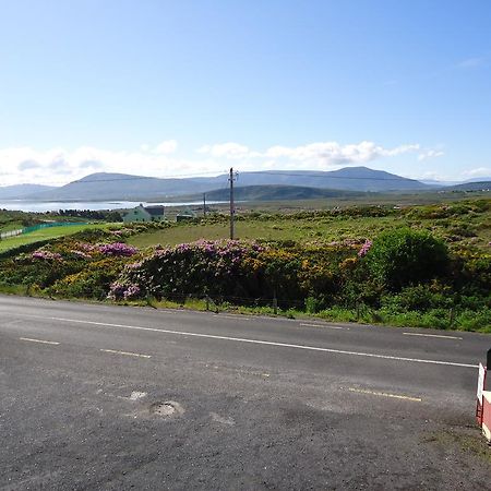 Achill Lodge Guest House Bunacurry Exteriör bild