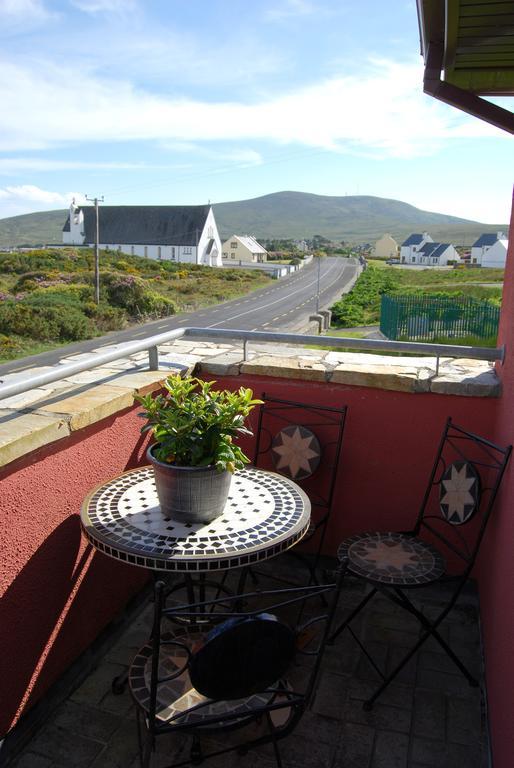 Achill Lodge Guest House Bunacurry Exteriör bild