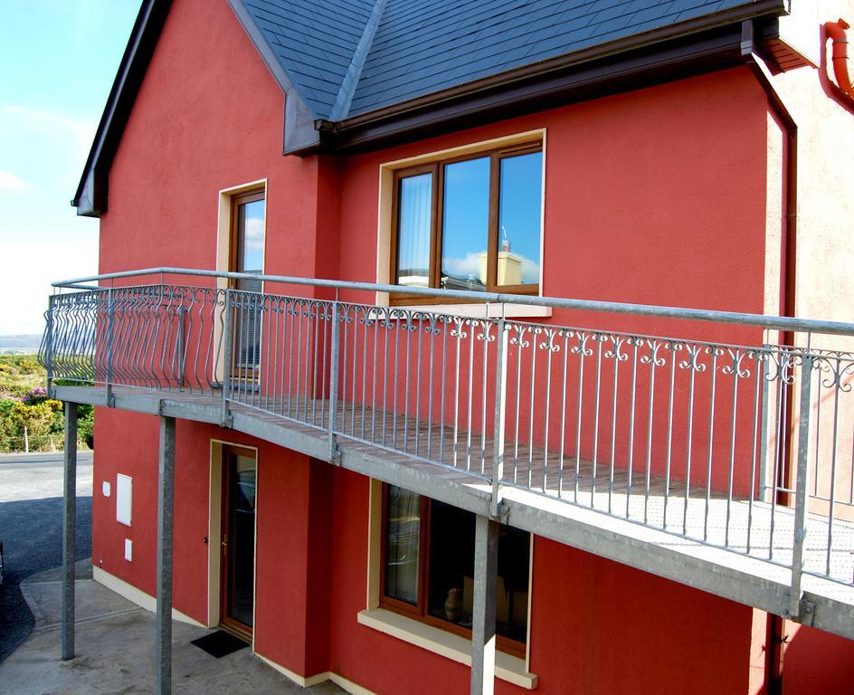 Achill Lodge Guest House Bunacurry Exteriör bild
