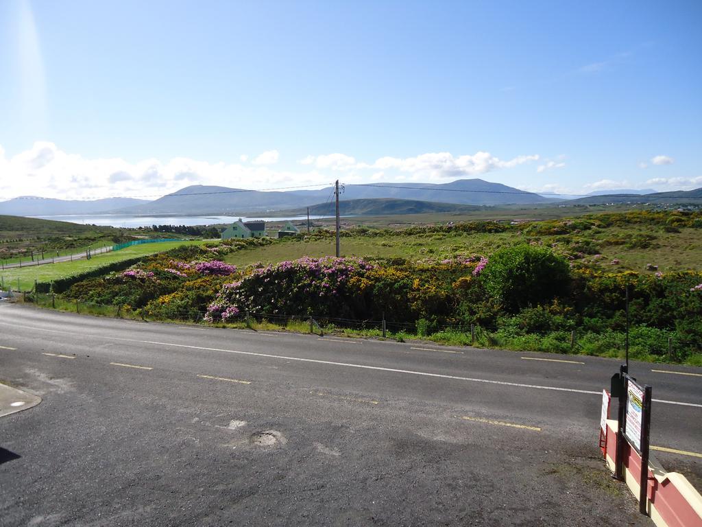 Achill Lodge Guest House Bunacurry Exteriör bild